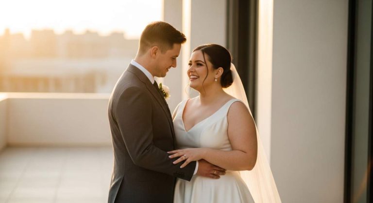 Evlilik icin uygun erkek ve mutlu gelin damat gorseli