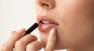 İnce Dudakları Kalın Göstermek | 10 Dakikada Dolgun Görünüm