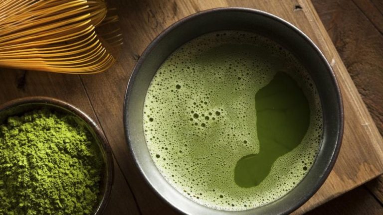 Evde Akne Tedavisi | Akneye İyi Gelen İçecekler