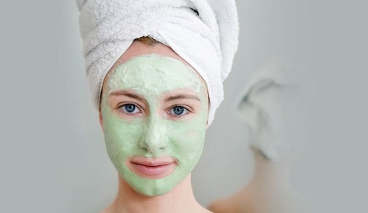 Evde Soyulabilir Yeşil Çay Maskesi Nasıl Yapılır