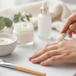 kis-aylarinda-cildi-parlatan-nem-maskesi