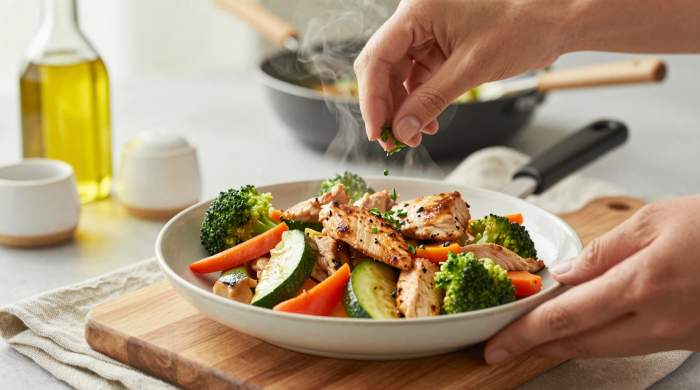 Tavuklu Sebze Kavurması tarifi